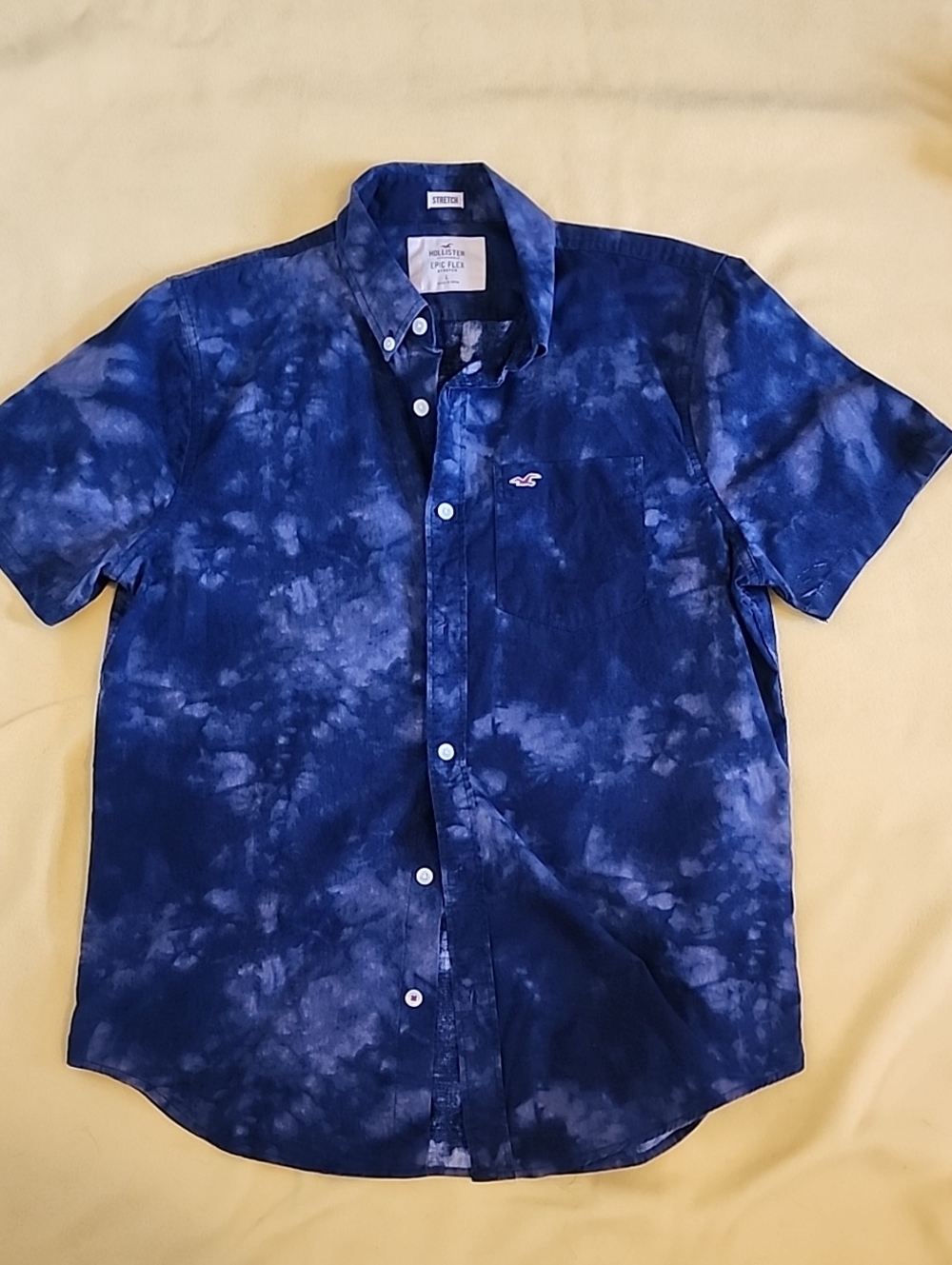 Hollister Men’s Navy and Light Blue Tie-Dye Short Sleeve Button-Down Shirt